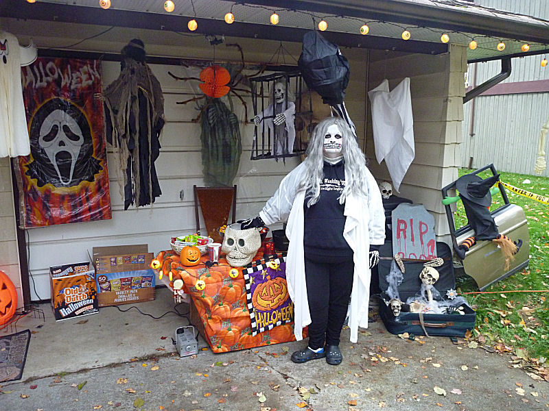 Pam, Halloween 2010