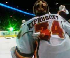 Laser pointed at Mikka Kiprusoff, January 9 2010